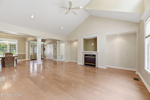 Tiny photo for 135 W Northberry St, Oak Ridge, TN 37830 (MLS # 1350205)