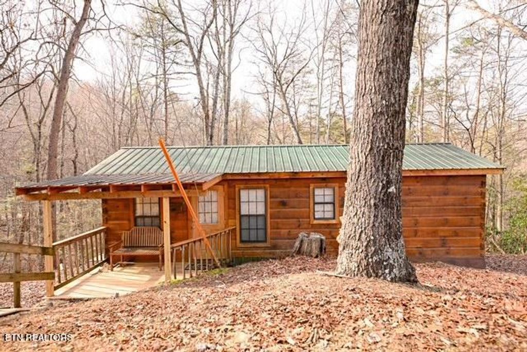 Photo of 1041 Ridgefield Drive, Sevierville, TN 37876 (MLS # 1324050)