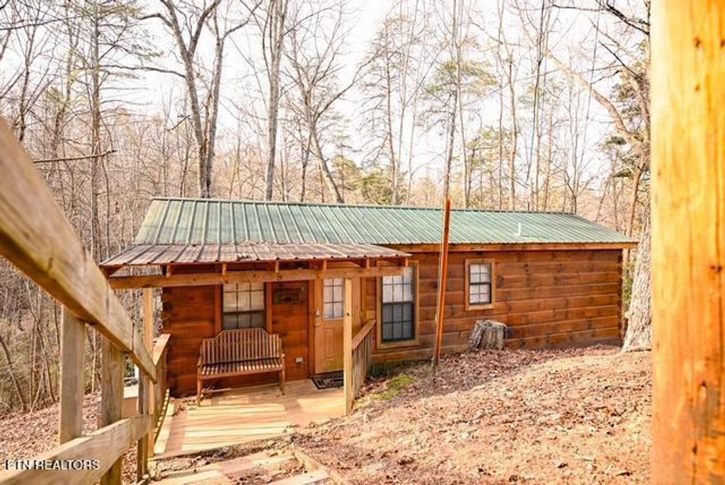 Photo of 1041 Ridgefield Drive, Sevierville, TN 37876 (MLS # 1324050)