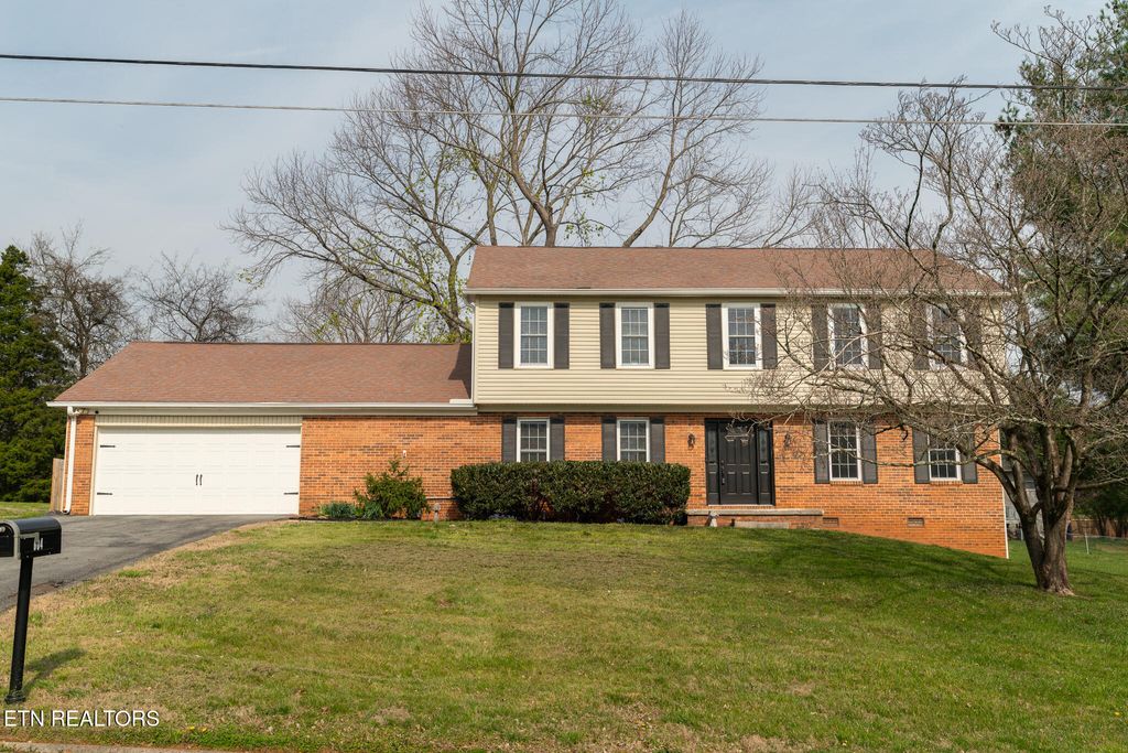 Photo of 604 Fernwood Rd, Knoxville, TN 37923 (MLS # 1333731)