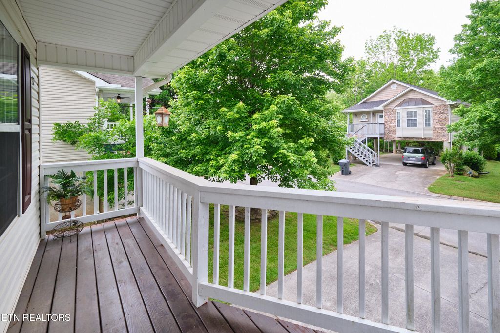 Photo of 737 Plantation Drive, Pigeon Forge, TN 37863 (MLS # 1300535)