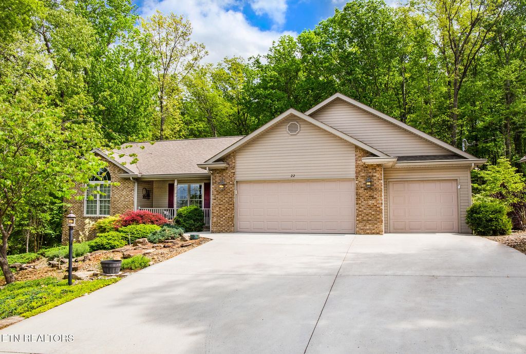 Photo of 22 Chelteham Lane, Crossville, TN 38558 (MLS # 1338963)