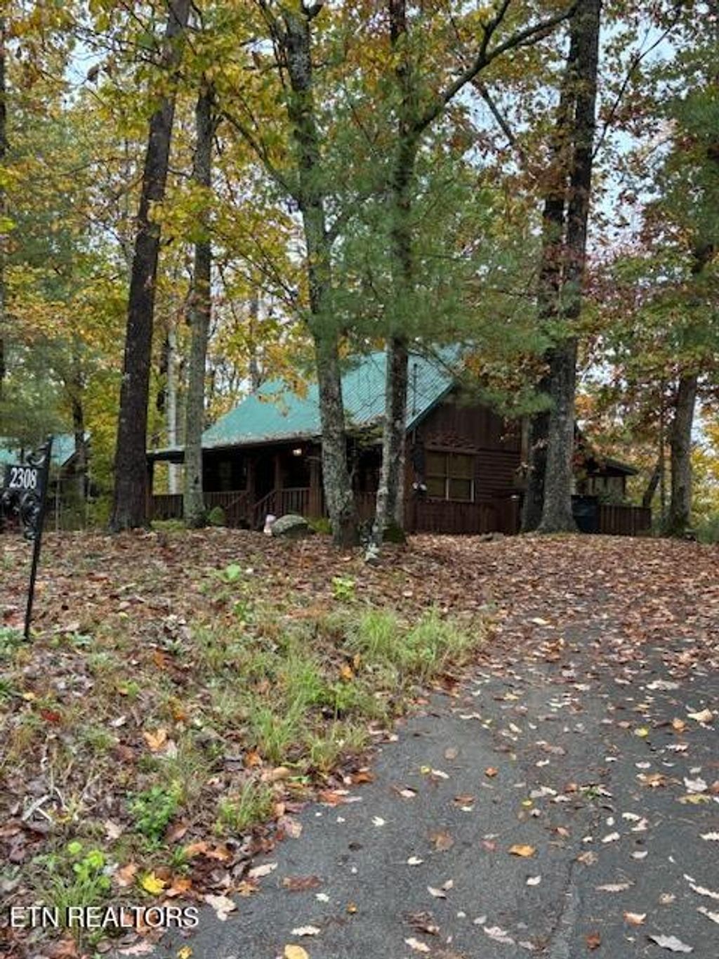 Photo of 2308 Hidden Mountain Rd, Sevierville, TN 37876 (MLS # 1321730)