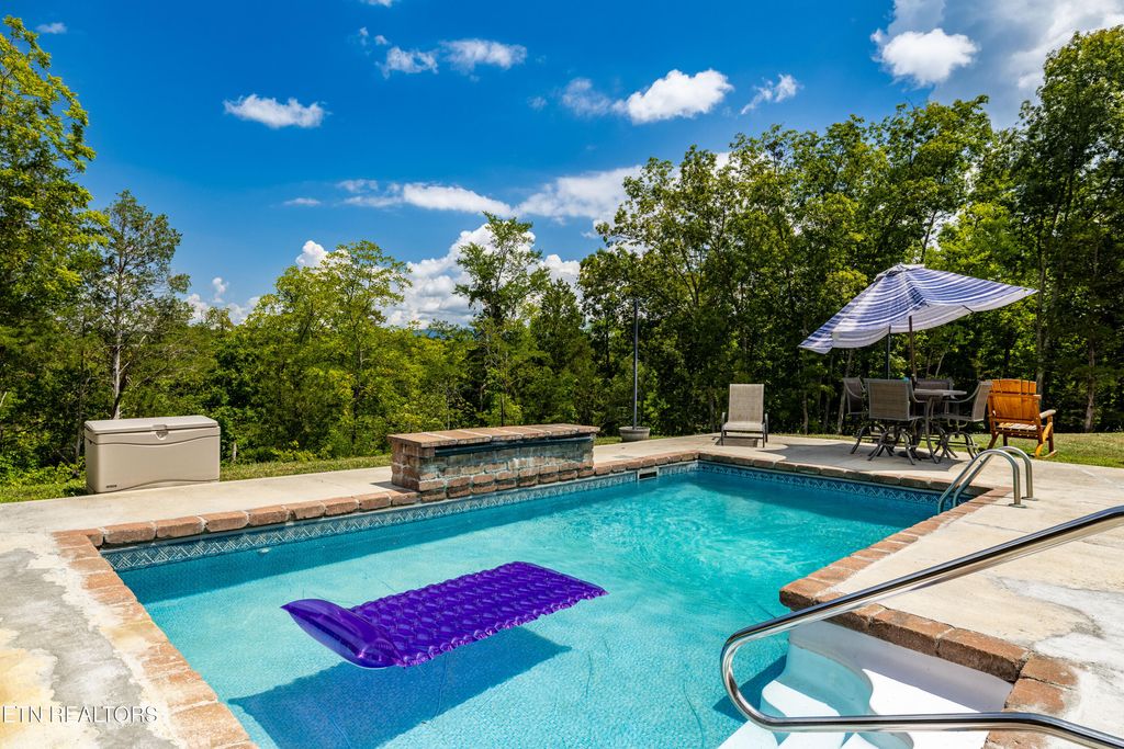 Photo of 1842 Chapel Rd, Sevierville, TN 37876 (MLS # 1311009)