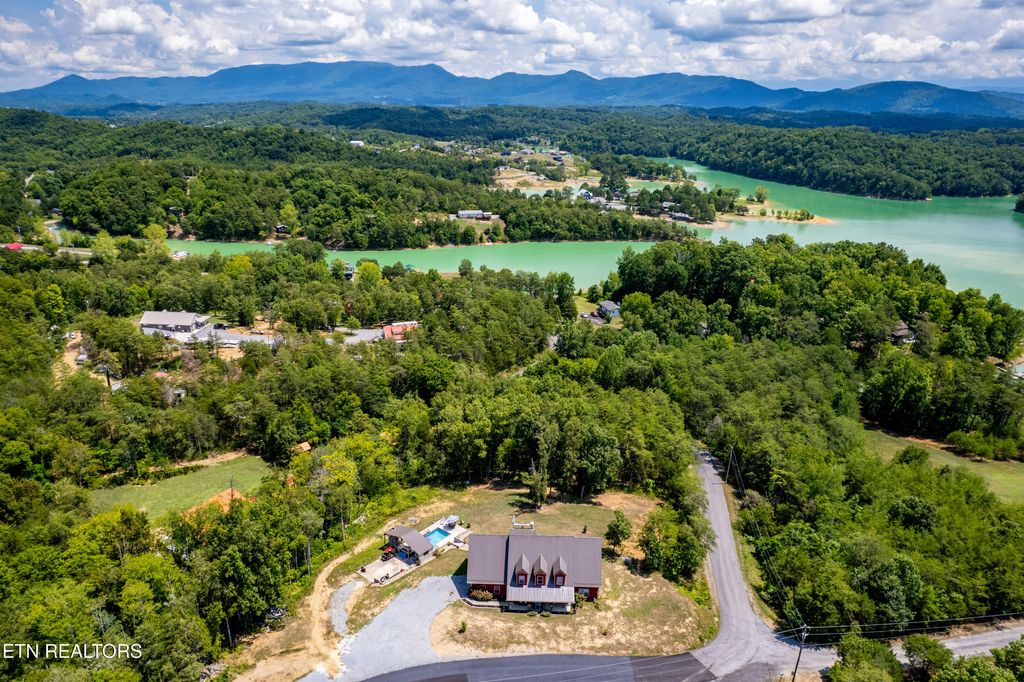 Photo of 1842 Chapel Rd, Sevierville, TN 37876 (MLS # 1311009)