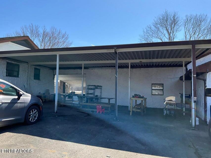 10724 E Emory Rd