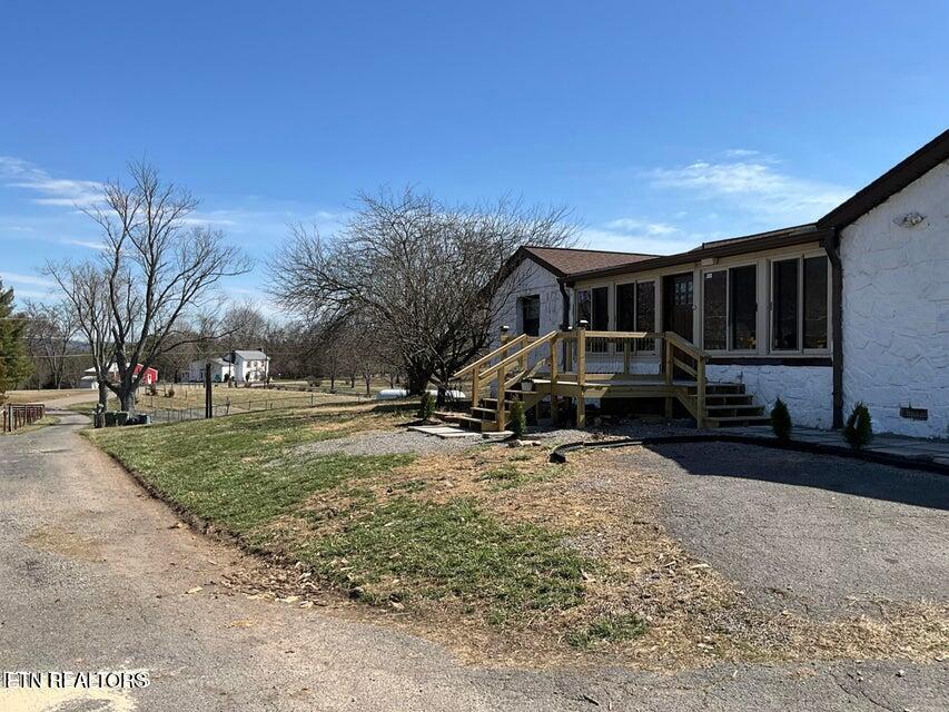 10724 E Emory Rd