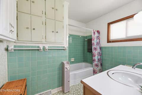 Tiny photo for 311 Woodhaven Lane, Clinton, TN 37716 (MLS # 1340014)