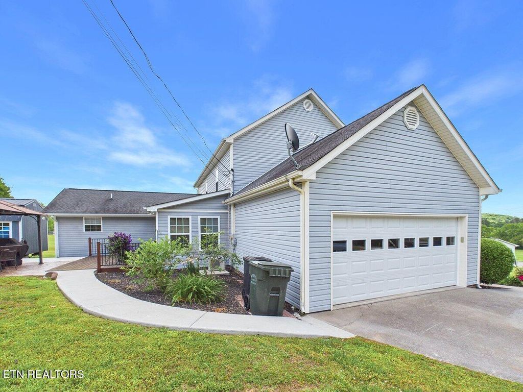 Photo of 128 County Road 101, Riceville, TN 37370 (MLS # 1341354)