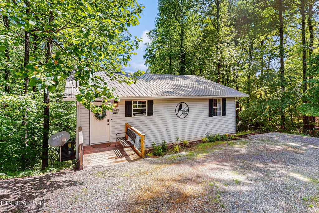 Photo of 1949 Shady Grove Rd, Sevierville, TN 37876 (MLS # 1354423)