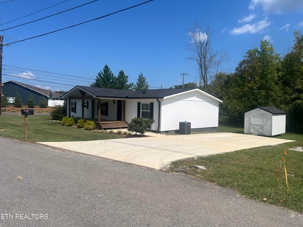 Photo of 7230 Beelertown Rd, Powell, TN 37849 (MLS # 1353963)