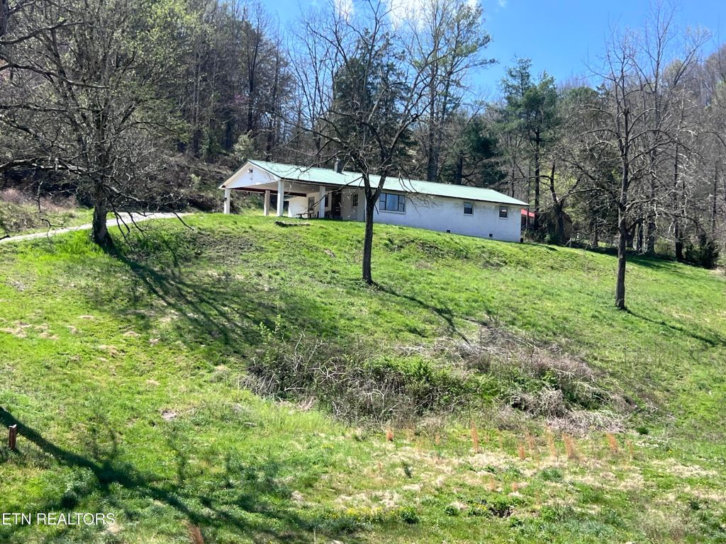 Photo of 5075 Highway 25E Hwy, Tazewell, TN 37879 (MLS # 1335247)