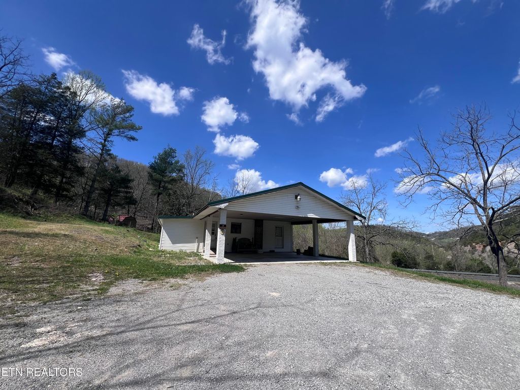 Photo of 5075 Highway 25E Hwy, Tazewell, TN 37879 (MLS # 1335247)