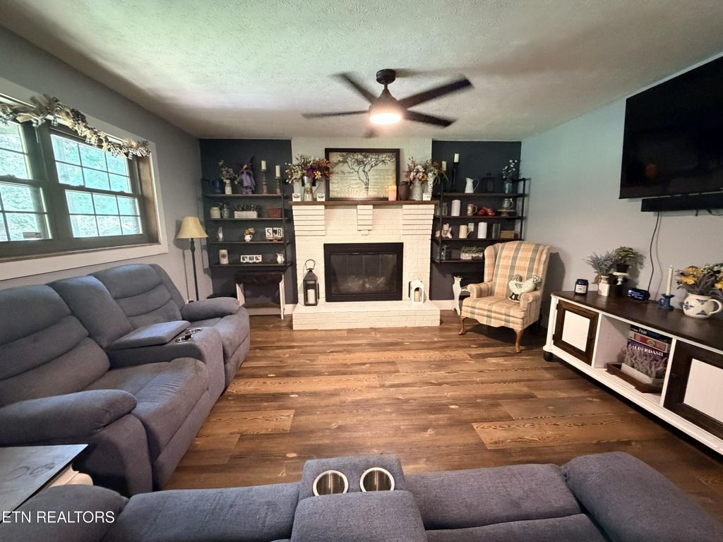 Photo of 158 Daysville Rd, Rockwood, TN 37854 (MLS # 1349395)