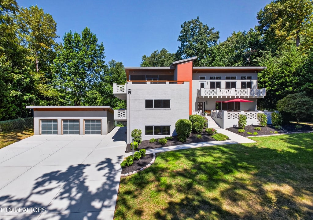 Photo of 3305 Bunker Hill Drive, Knoxville, TN 37920 (MLS # 1355237)