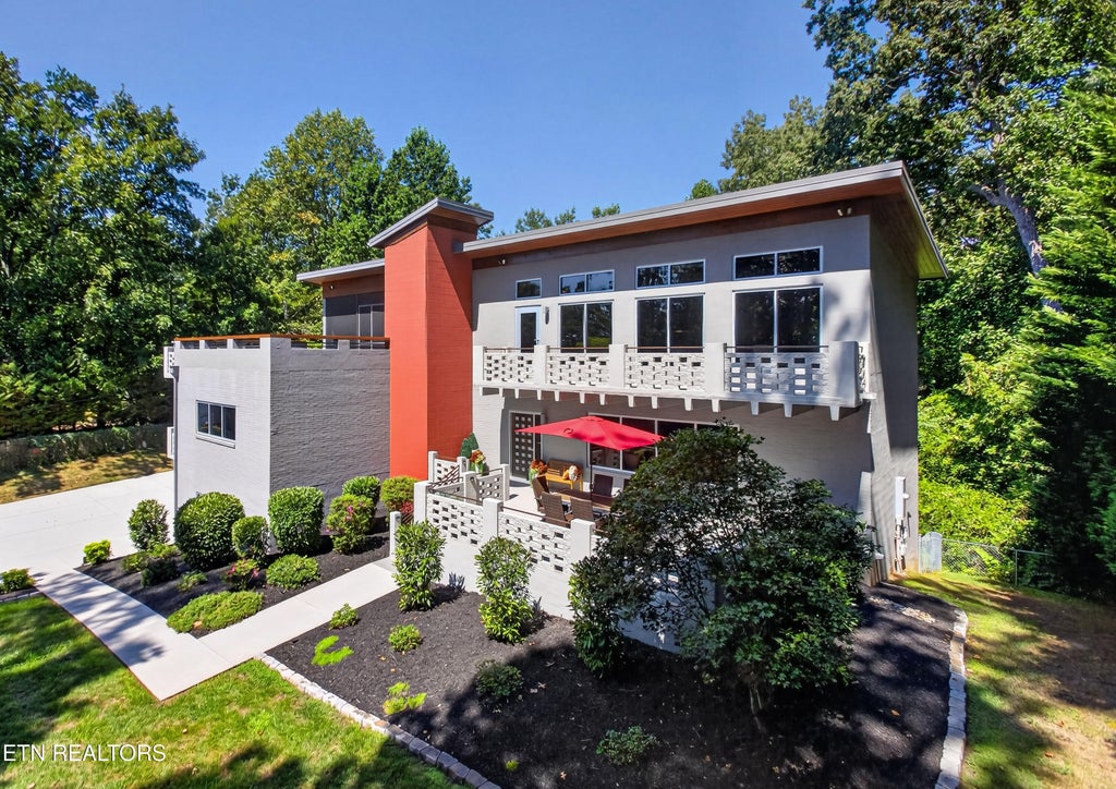 Photo of 3305 Bunker Hill Drive, Knoxville, TN 37920 (MLS # 1355237)