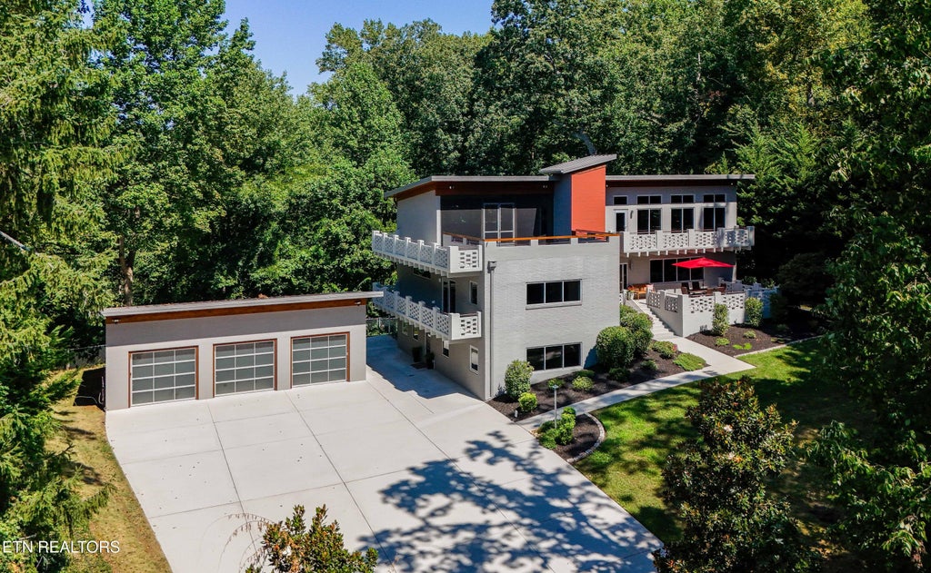 Photo of 3305 Bunker Hill Drive, Knoxville, TN 37920 (MLS # 1355237)