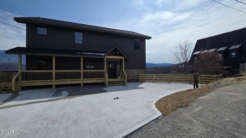 Photo of 748 Village Loop Rd, Gatlinburg, TN 37738 (MLS # 1314829)