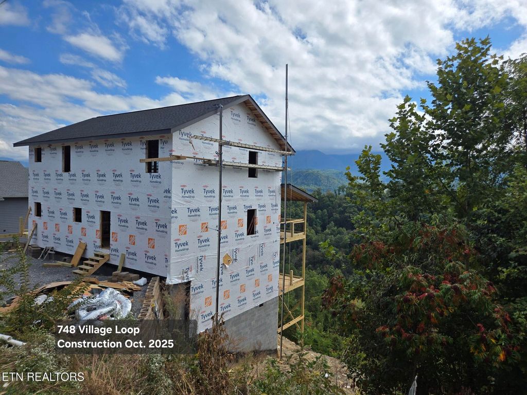 Photo of 748 Village Loop Rd, Gatlinburg, TN 37738 (MLS # 1314829)