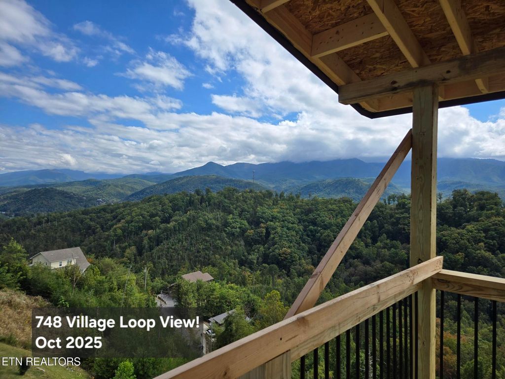 Photo of 748 Village Loop Rd, Gatlinburg, TN 37738 (MLS # 1314829)
