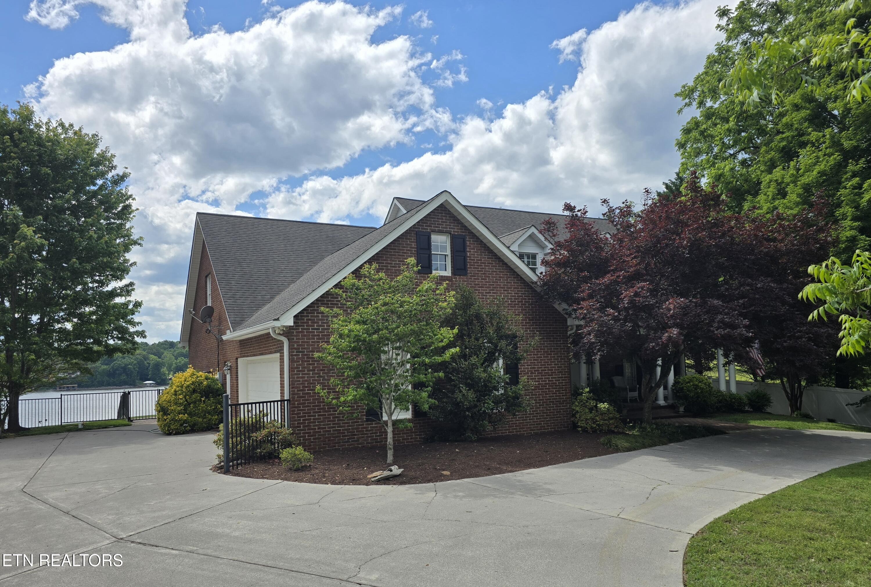 903 Frontier Circle