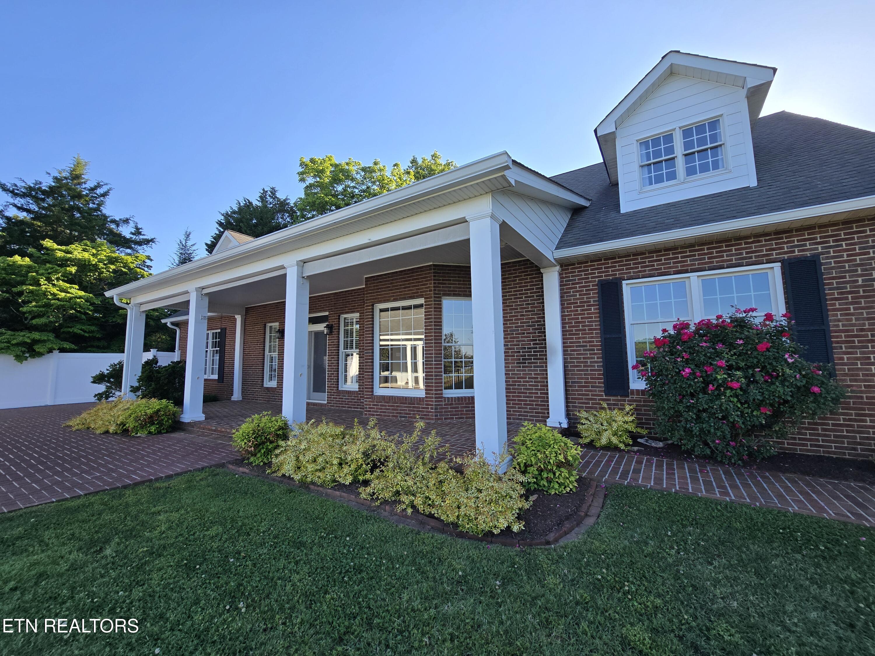 903 Frontier Circle