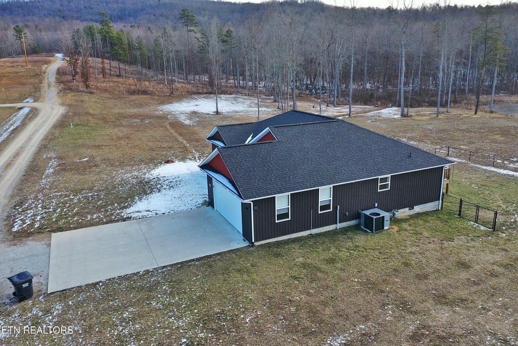 Photo of 194 Cordell Mtn Pvt Lane Ln, Winfield, TN 37892 (MLS # 1289218)
