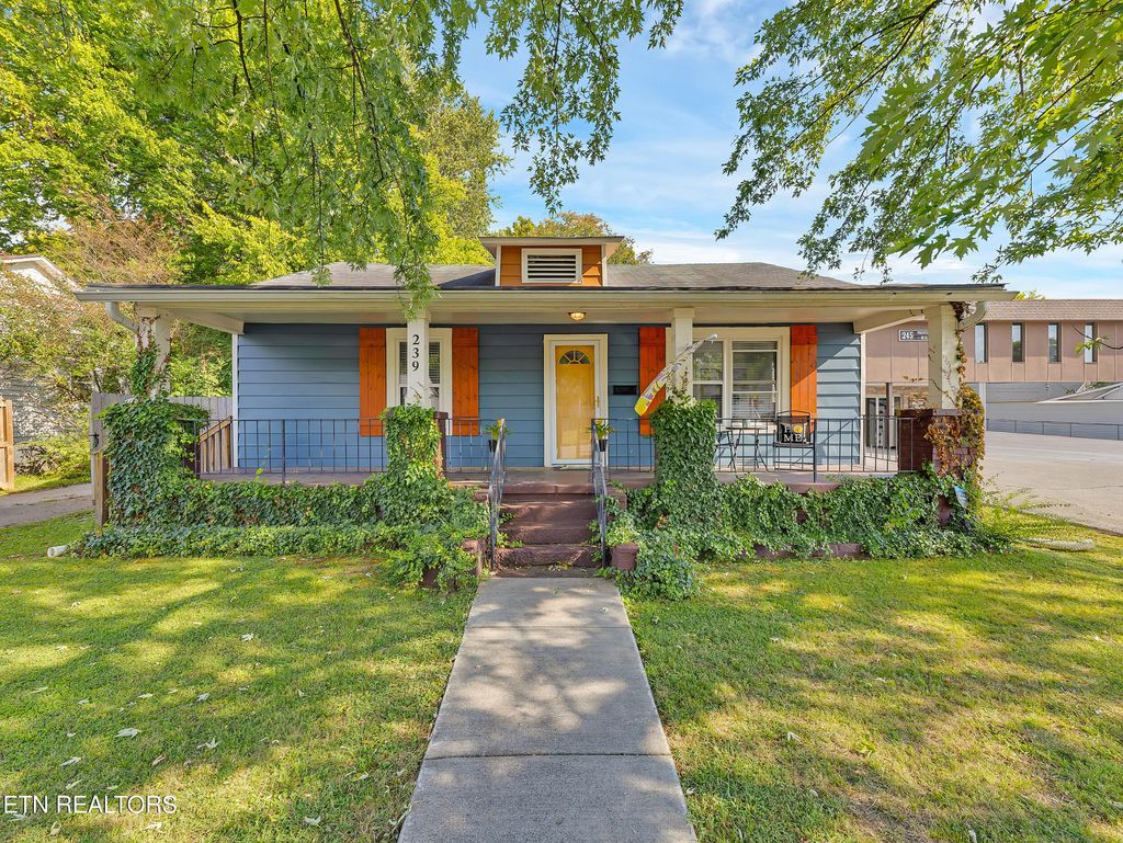 Photo of 239 Lindsay St, Alcoa, TN 37701 (MLS # 1315885)