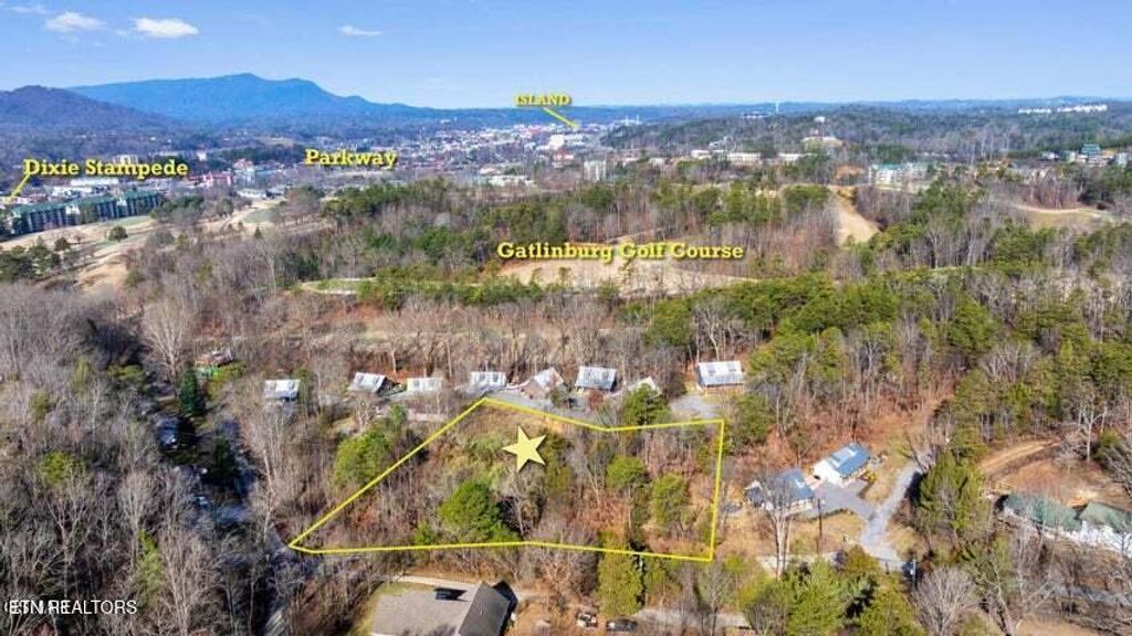 Photo of 520 Golf Rd, Pigeon Forge, TN 37863 (MLS # 1317607)