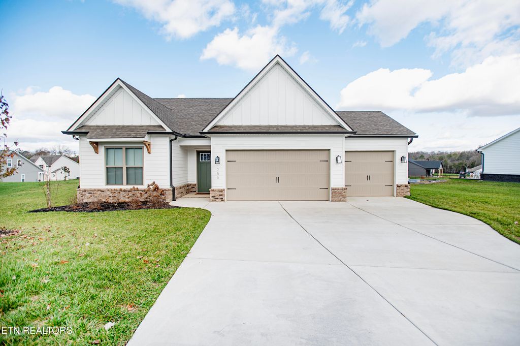 Photo of 256 Clover Circle, Lenoir City, TN 37772 (MLS # 1322962)