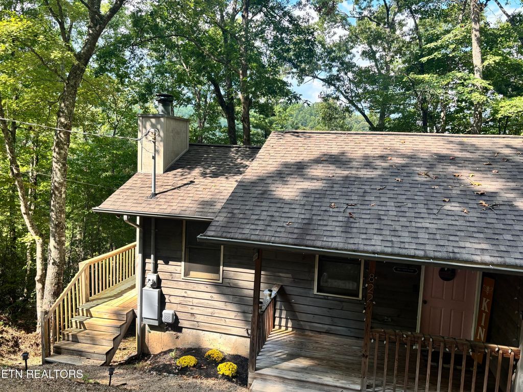 Photo of 822 Christy Lane, Townsend, TN 37882 (MLS # 1314320)