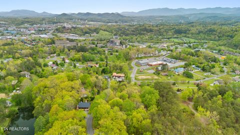 Tiny photo for 720 Timberlake Drive, Pigeon Forge, TN 37862 (MLS # 1335629)