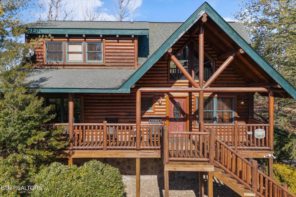 Photo of 1679 Mountain Lodge Way, Pigeon Forge, TN 37862 (MLS # 1327990)