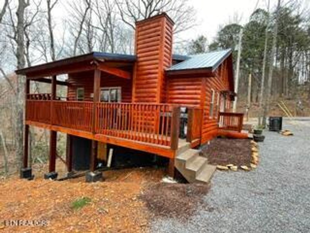 Photo of 1304 N Oak Court, Sevierville, TN 37876 (MLS # 1338924)