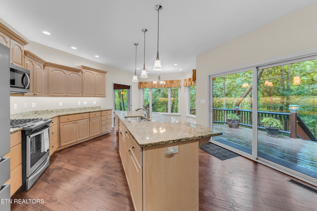 Photo of 150 Mountain View Drive, Crossville, TN 38558 (MLS # 1348021)