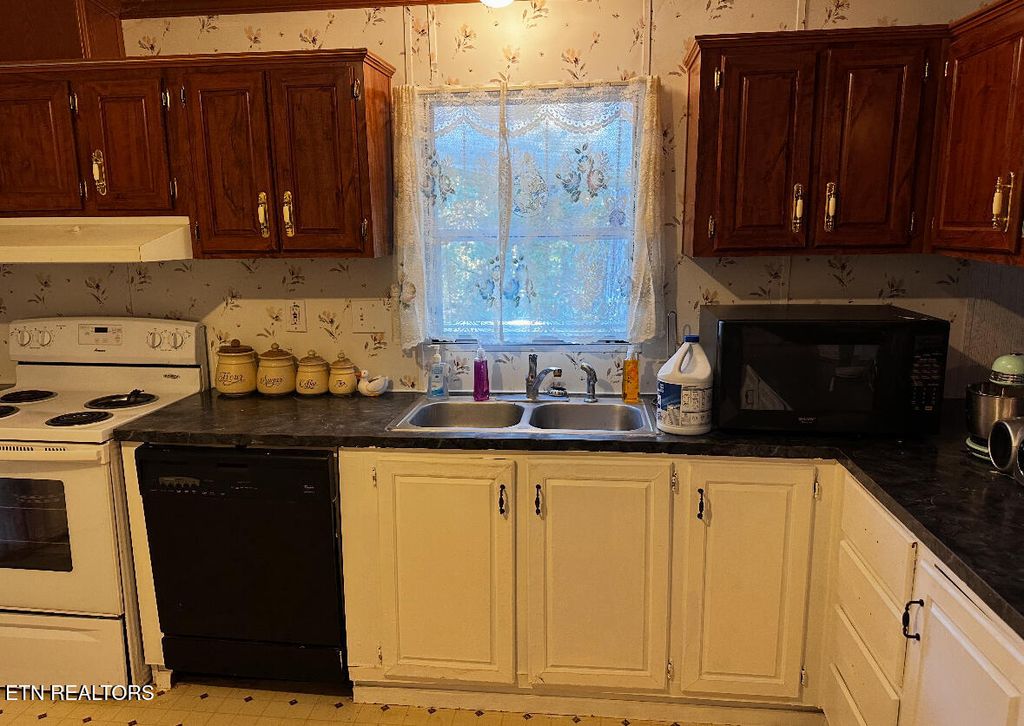 Photo of 764 Driftwood Circle, Sevierville, TN 37876 (MLS # 1320037)