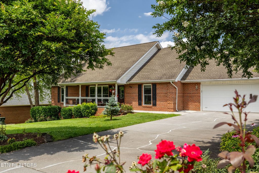 Photo of 1122 Eloise West Rd, Greenback, TN 37742 (MLS # 1305643)