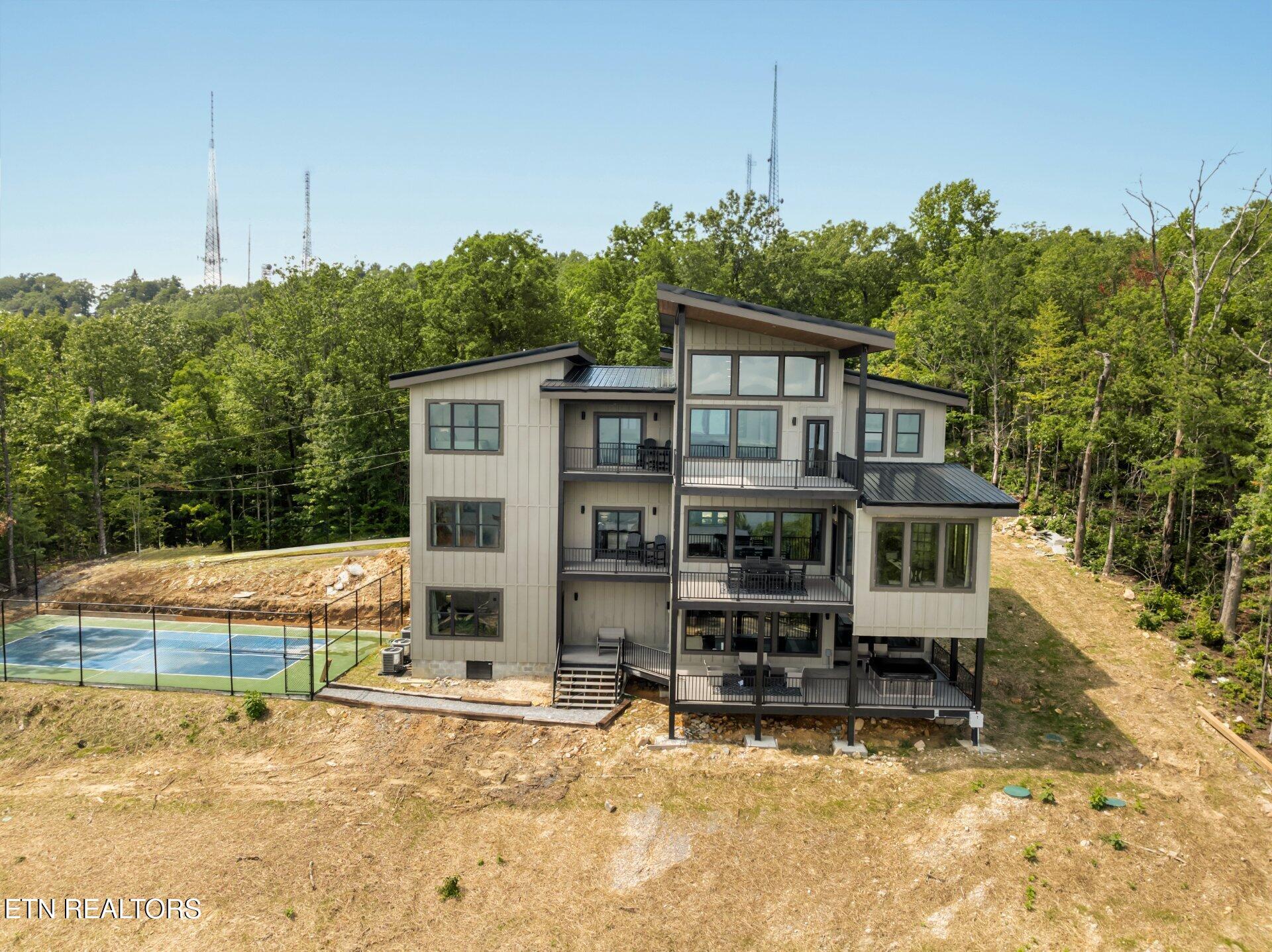 3026 Tower Rd