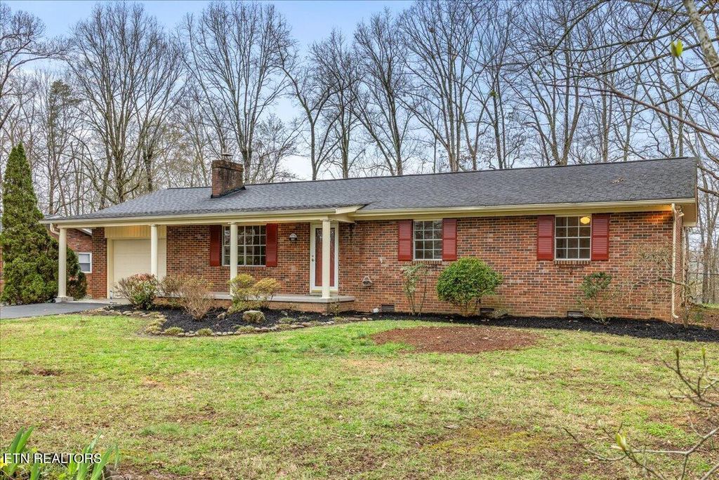 Photo of 861 Forest Heights Circle, Lenoir City, TN 37772 (MLS # 1332658)