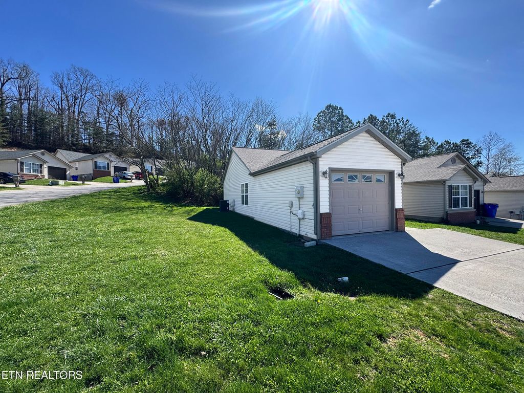 Photo of 1604 Sails Way, Knoxville, TN 37932 (MLS # 1333015)