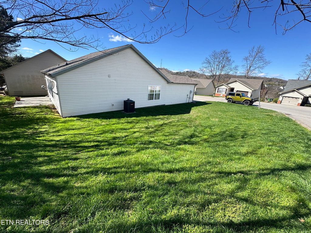 Photo of 1604 Sails Way, Knoxville, TN 37932 (MLS # 1333015)