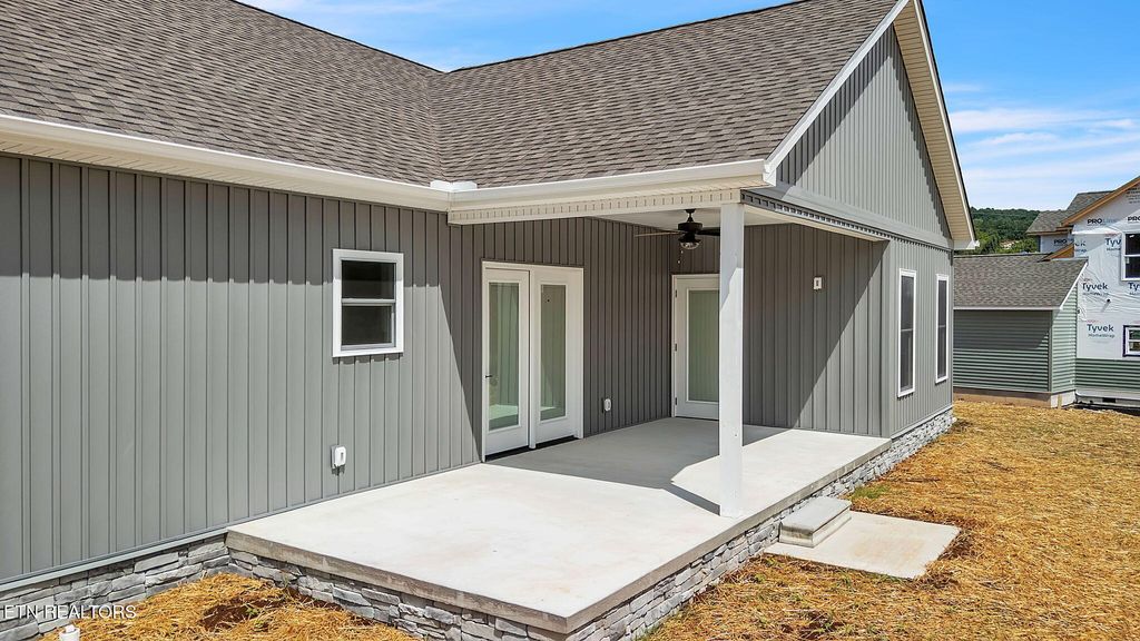 Photo of 390 Hillvale Road, Clinton, TN 37716 (MLS # 1327821)