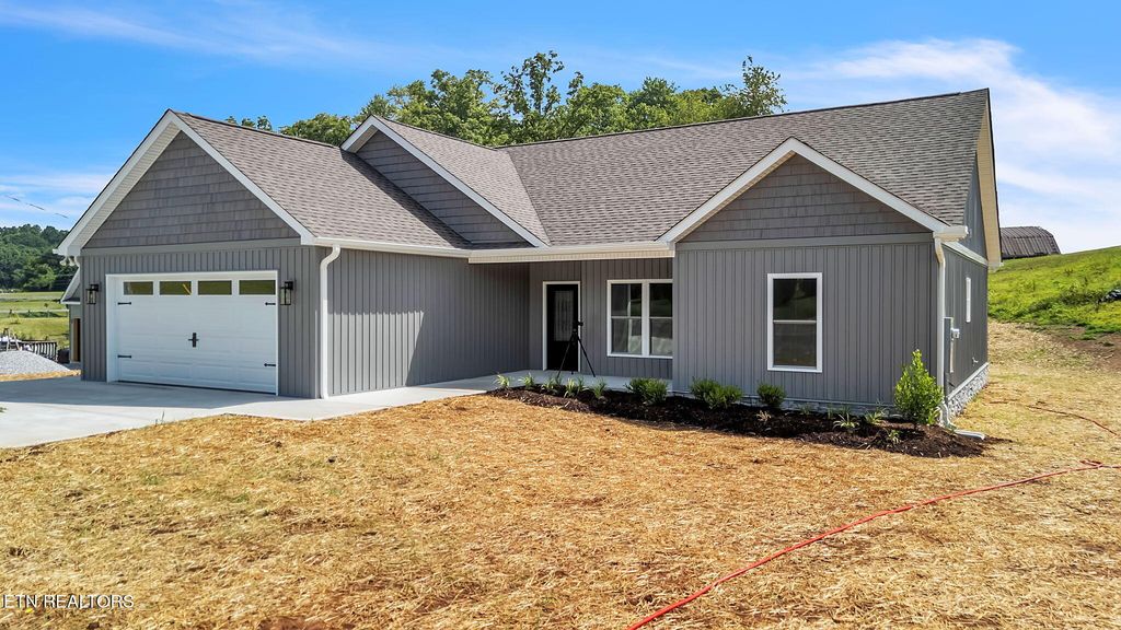 Photo of 390 Hillvale Road, Clinton, TN 37716 (MLS # 1327821)