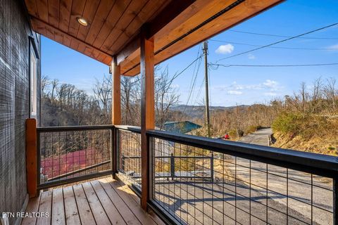 Tiny photo for 814 Davenport Rd, Gatlinburg, TN 37738 (MLS # 1327355)