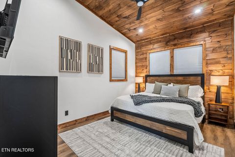 Tiny photo for 814 Davenport Rd, Gatlinburg, TN 37738 (MLS # 1327355)