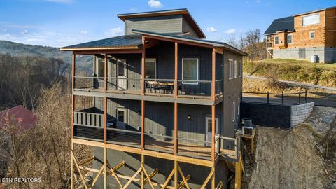 Tiny photo for 814 Davenport Rd, Gatlinburg, TN 37738 (MLS # 1327355)