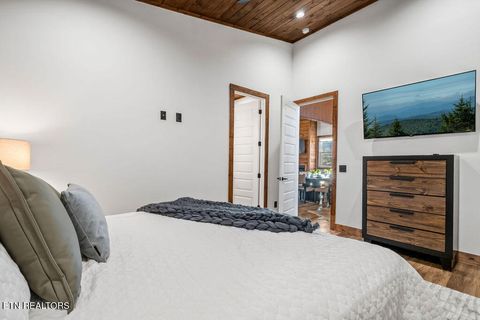 Tiny photo for 814 Davenport Rd, Gatlinburg, TN 37738 (MLS # 1327355)