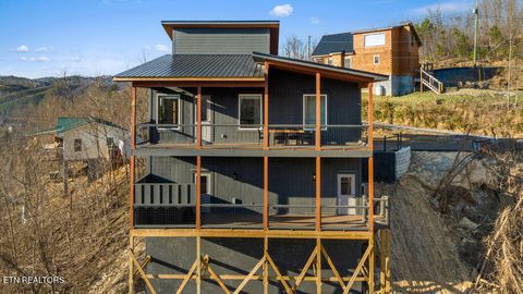 Tiny photo for 814 Davenport Rd, Gatlinburg, TN 37738 (MLS # 1327355)