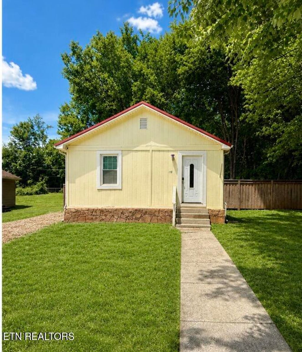 Photo of 118 W Fulton St, Alcoa, TN 37701 (MLS # 1339904)
