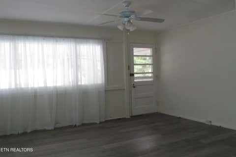 Tiny photo for 122 Atlanta Rd, Oak Ridge, TN 37830 (MLS # 1349778)
